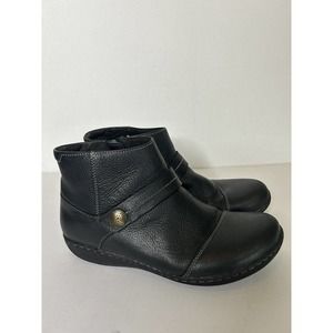 Clarks Ashland Pine Black Leather Ankle Boots Side Zip Womens 8.5W